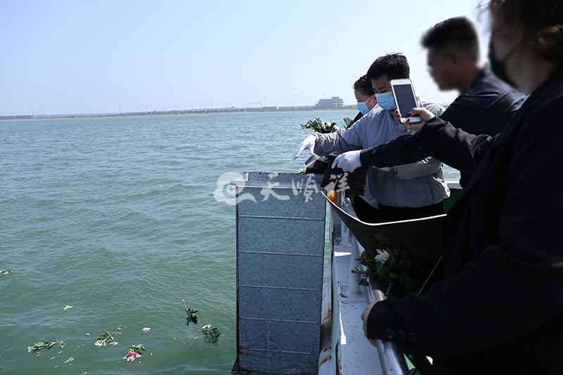 骨灰海撒现场